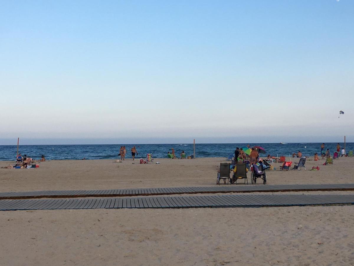 Cosy, Seaview Apartment, Close To Beach And Bars -Edificio Rhin 坎波阿莫 外观 照片